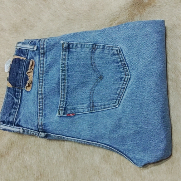 Levi's - Picture 2 of 6